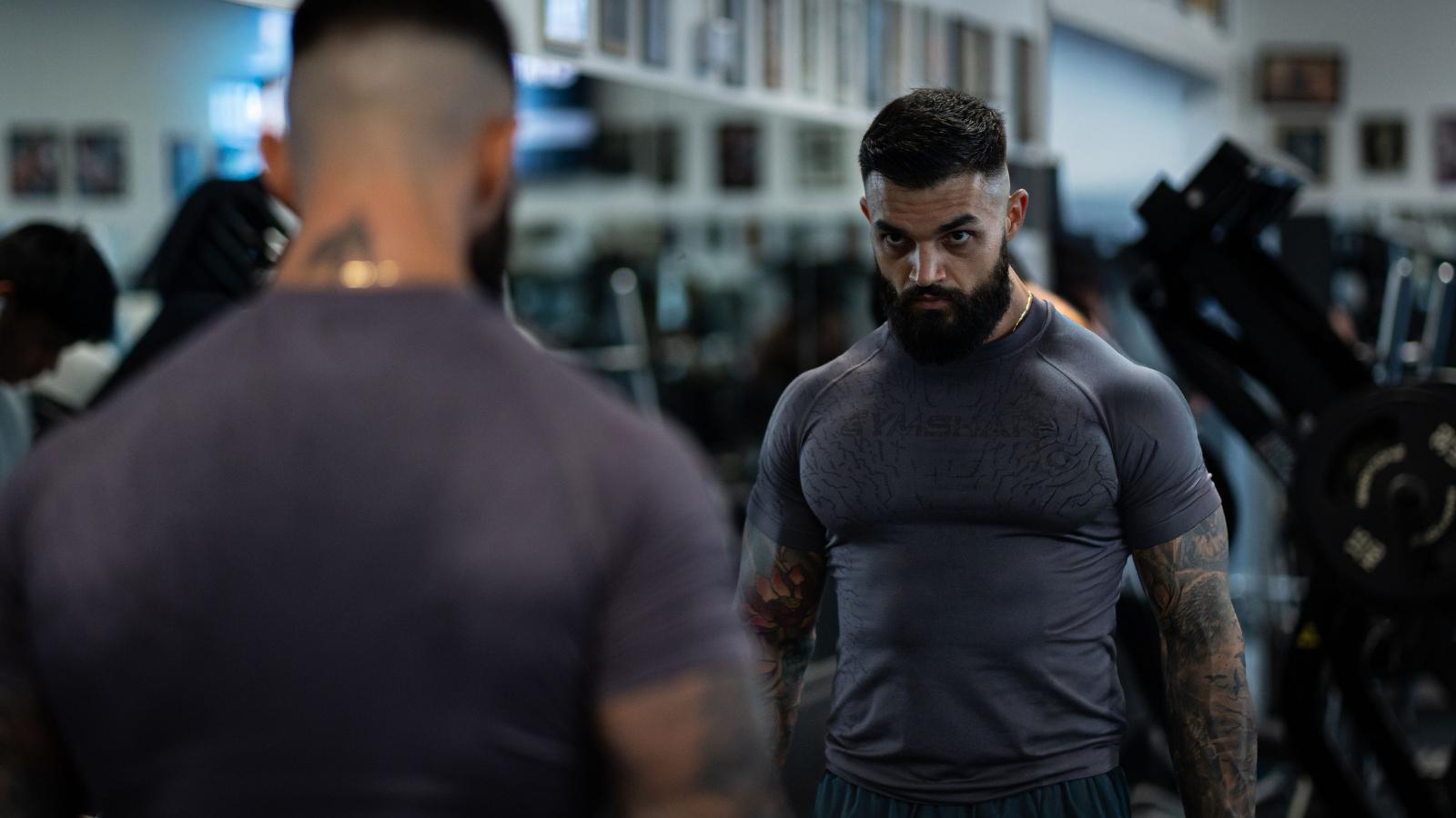 Προσωπικός γυμναστής που εκπαιδεύεται